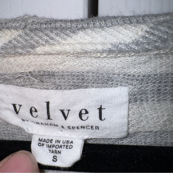 Velvet by Graham & Spencer Striped Lightweight Hooded Top Size Small - Picture 2 of 8